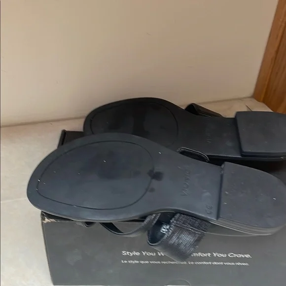 Vionic Black Strappy Sandals with Flat Sole - Picture 2 of 3